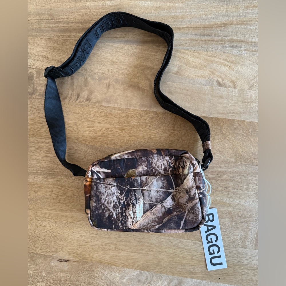 Camoflauge BAGGU Camera Crossbody